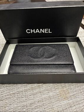 CHANEL Black Caviar Leather wallet